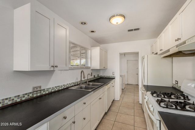 1837 W ROMA Avenue, Phoenix, AZ 85015