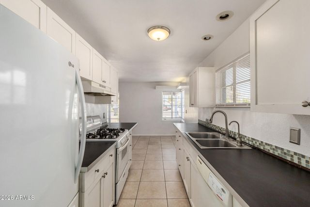 1837 W ROMA Avenue, Phoenix, AZ 85015