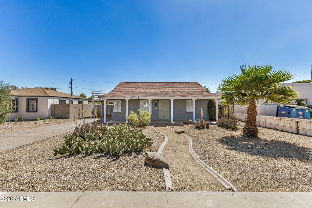1837 W ROMA Avenue, Phoenix, AZ 85015