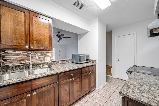 3368 Burke Road 163, Pasadena, TX 77504