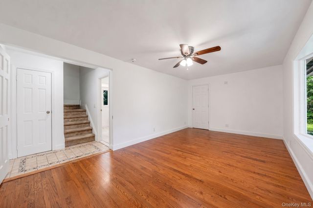 8 Swezey Lane, Middle Island, NY 11953