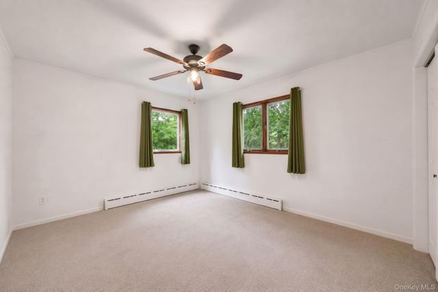 8 Swezey Lane, Middle Island, NY 11953