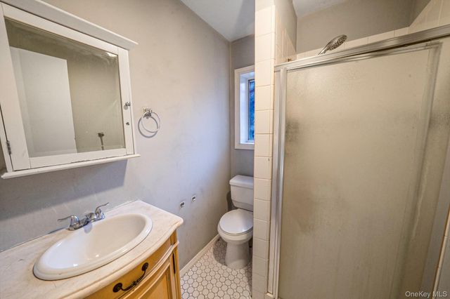 8 Swezey Lane, Middle Island, NY 11953