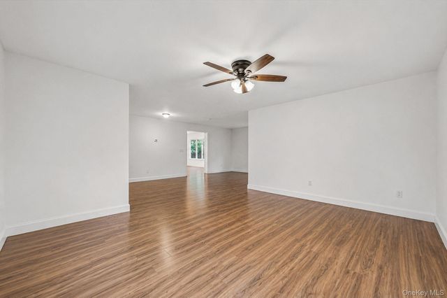 8 Swezey Lane, Middle Island, NY 11953