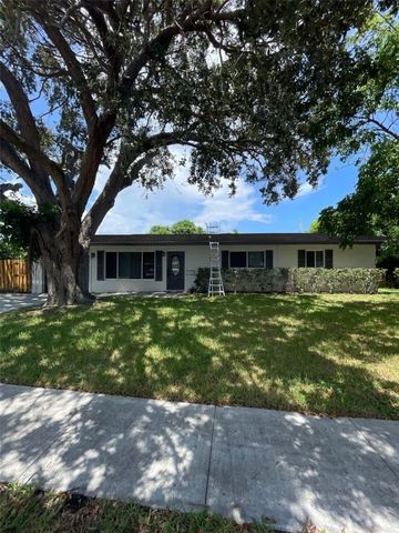 2521 NE 51st Street, Lighthouse Point, FL 33064