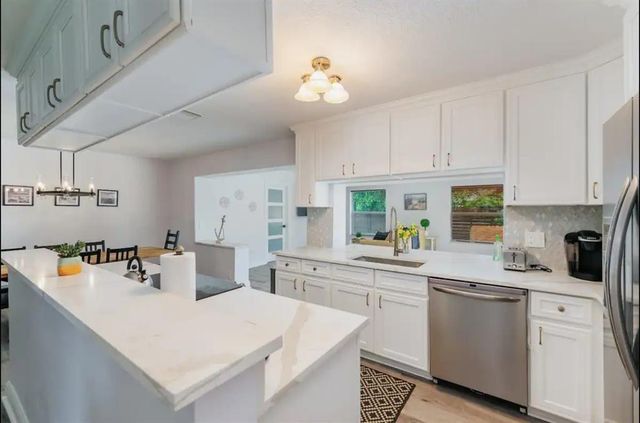 2521 NE 51st Street, Lighthouse Point, FL 33064