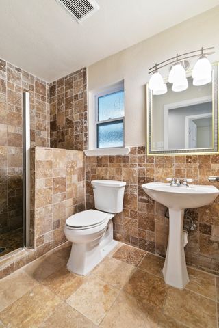 909 N Dove Road, Grapevine, TX 76051