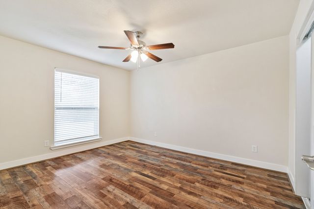 909 N Dove Road, Grapevine, TX 76051