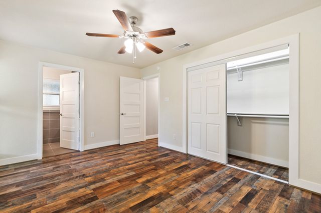 909 N Dove Road, Grapevine, TX 76051