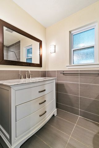 909 N Dove Road, Grapevine, TX 76051