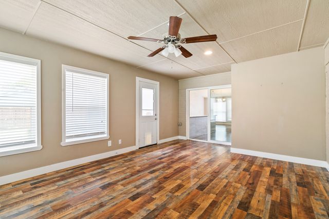 909 N Dove Road, Grapevine, TX 76051