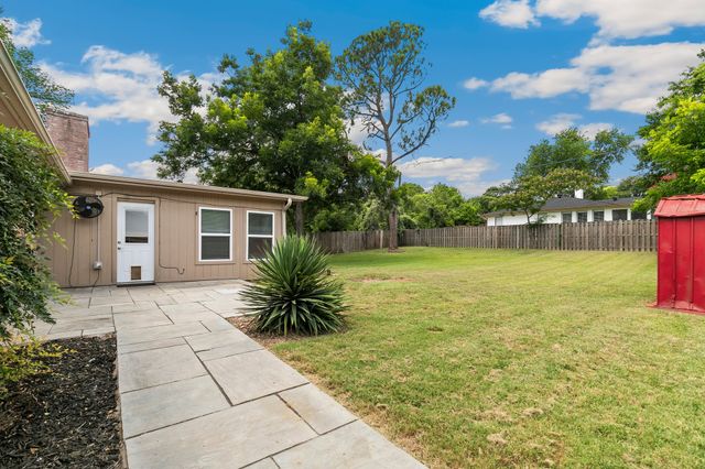 909 N Dove Road, Grapevine, TX 76051