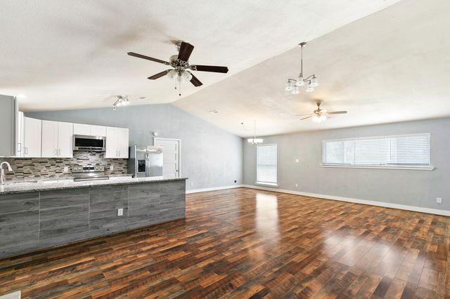 909 N Dove Road, Grapevine, TX 76051