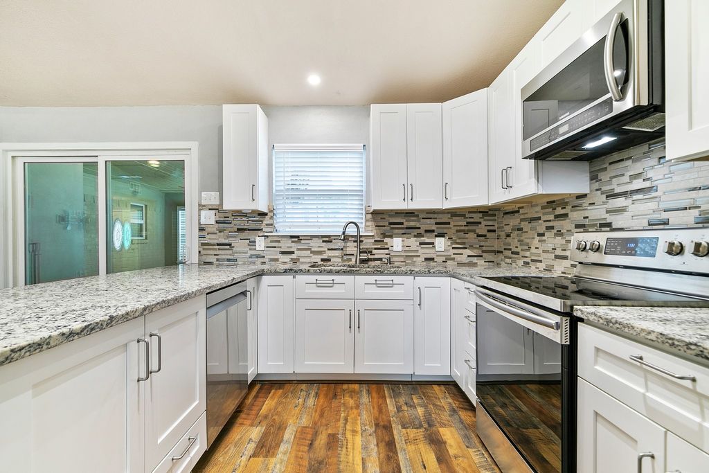 909 N Dove Road, Grapevine, TX 76051