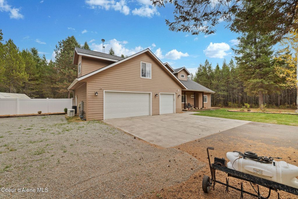 24704 N Hunters Grove CT, Rathdrum, ID 83858 photo 2