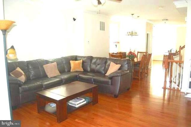 2889 CHINKAPIN OAK LN, Woodbridge, VA 22191