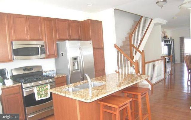 2889 CHINKAPIN OAK LN, Woodbridge, VA 22191