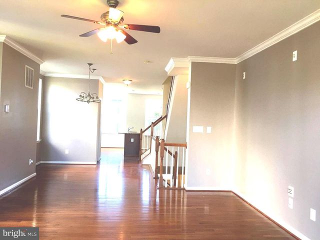 2889 CHINKAPIN OAK LN, Woodbridge, VA 22191