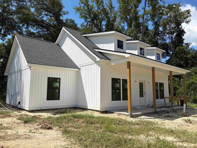 4344 Mineola Ave., Little River, SC 29566