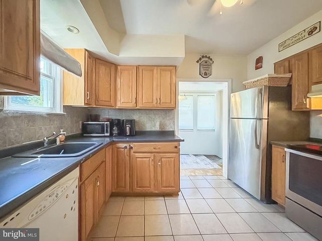 1157 NESHAMINY, Feasterville Trevose, PA 19053