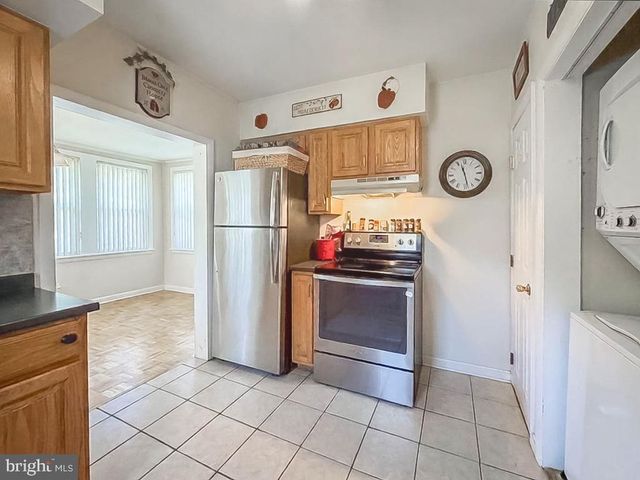 1157 NESHAMINY, Feasterville Trevose, PA 19053