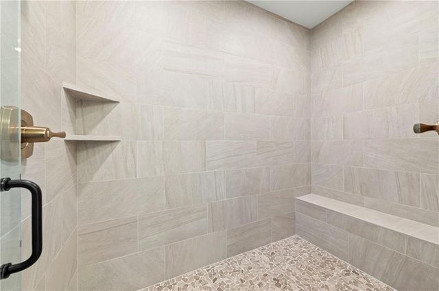 7555 NW Fawn Circle, Parkville, MO 64152