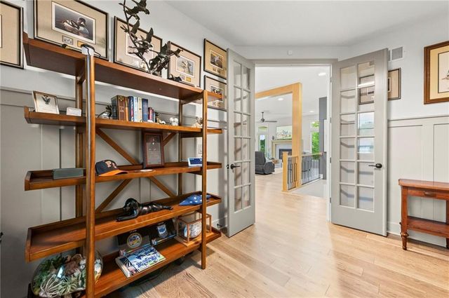 7555 NW Fawn Circle, Parkville, MO 64152