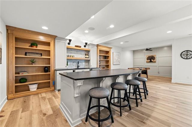 7555 NW Fawn Circle, Parkville, MO 64152