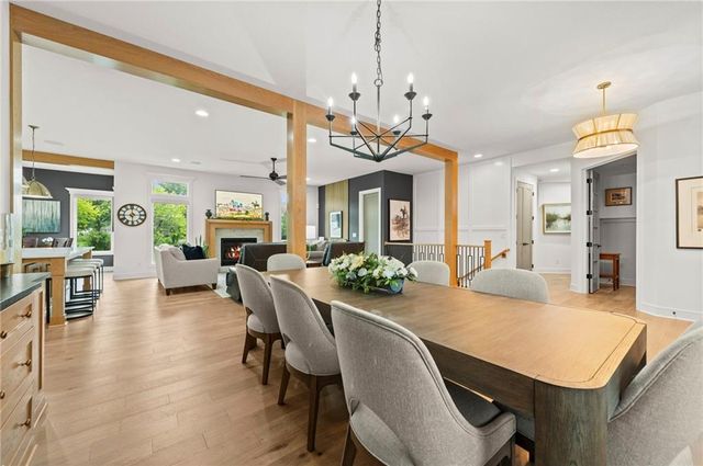 7555 NW Fawn Circle, Parkville, MO 64152
