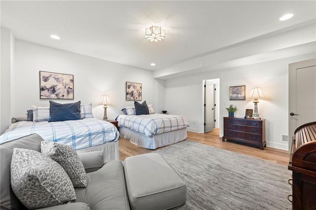 7555 NW Fawn Circle, Parkville, MO 64152