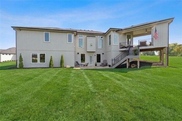 7555 NW Fawn Circle, Parkville, MO 64152