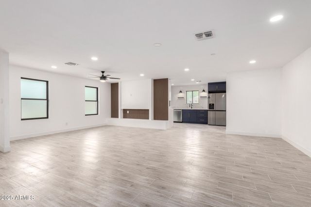 8104 N 45TH Avenue, Glendale, AZ 85302