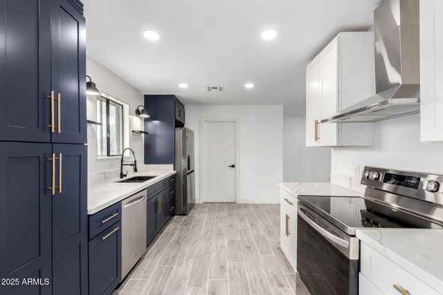 8104 N 45TH Avenue, Glendale, AZ 85302