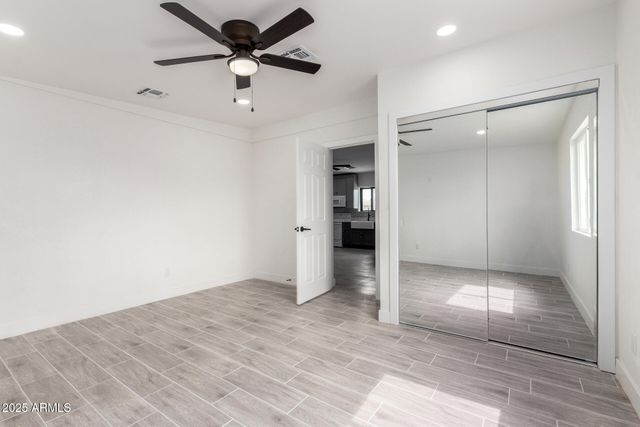 8104 N 45TH Avenue, Glendale, AZ 85302