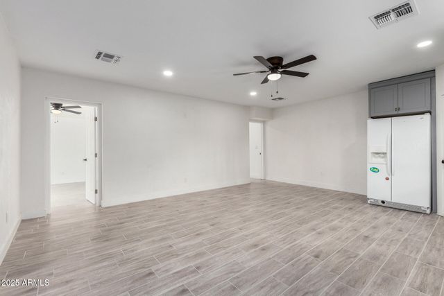 8104 N 45TH Avenue, Glendale, AZ 85302