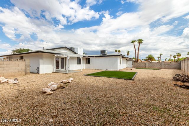 8104 N 45TH Avenue, Glendale, AZ 85302