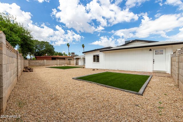 8104 N 45TH Avenue, Glendale, AZ 85302