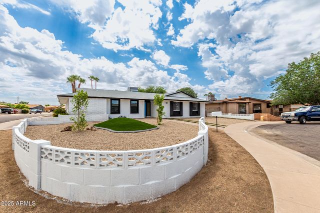 8104 N 45TH Avenue, Glendale, AZ 85302