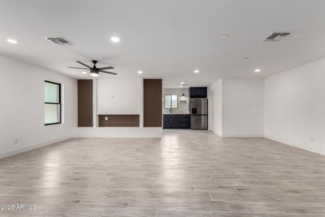 8104 N 45TH Avenue, Glendale, AZ 85302