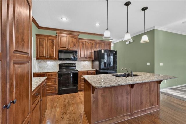 4776 SW Leafwing Drive, Lee's Summit, MO 64082