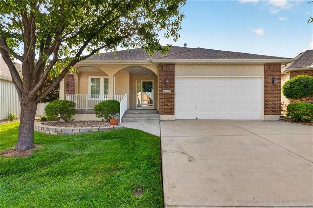 4776 SW Leafwing Drive, Lee's Summit, MO 64082