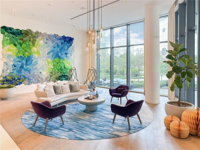 650 NE 32nd St 802, Miami, FL 33137