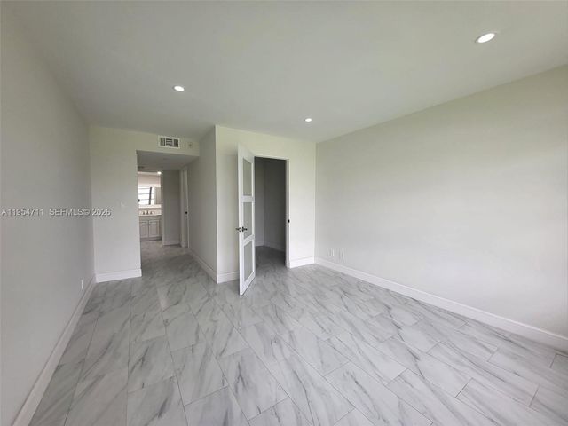 903 Cypress Ter 205, Pompano Beach, FL 33069