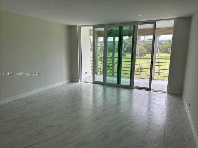 903 Cypress Ter 205, Pompano Beach, FL 33069