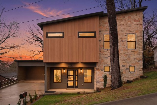 567 S Blair, Fayetteville, AR 72701