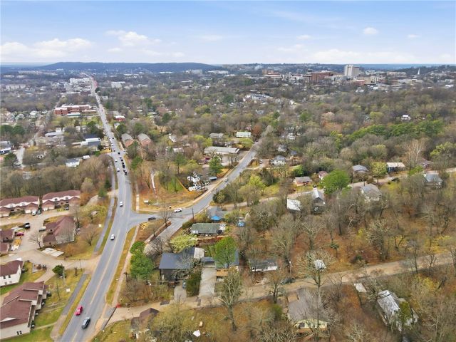 567 S Blair, Fayetteville, AR 72701