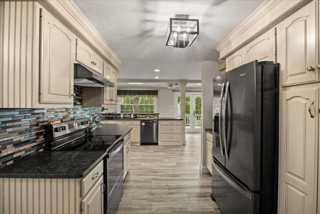 155 Commonwealth Ave, Attleboro, MA 02703