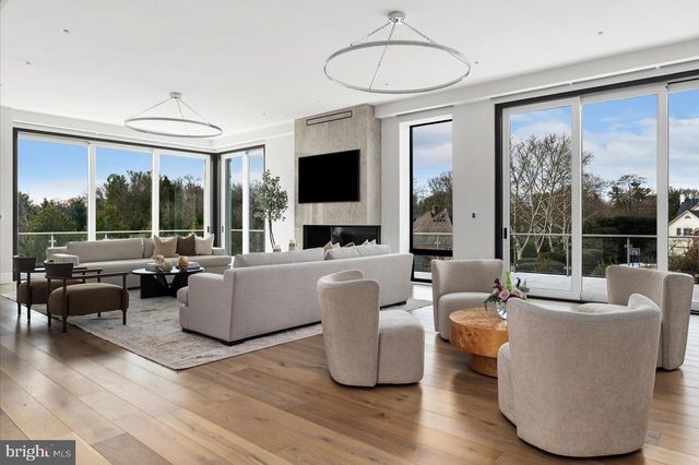 1306 BALLANTRAE CT, Mclean, VA 22101