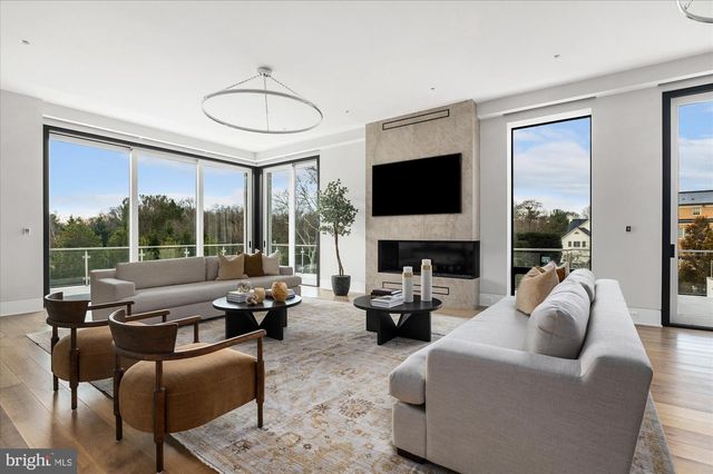 1306 BALLANTRAE CT, Mclean, VA 22101