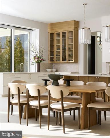 1306 BALLANTRAE CT, Mclean, VA 22101